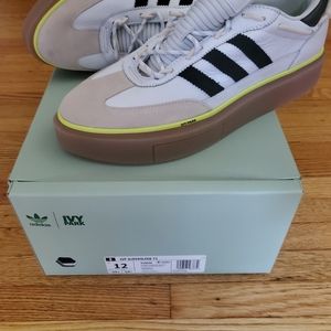 IvyPark Adidas Supersleek 72